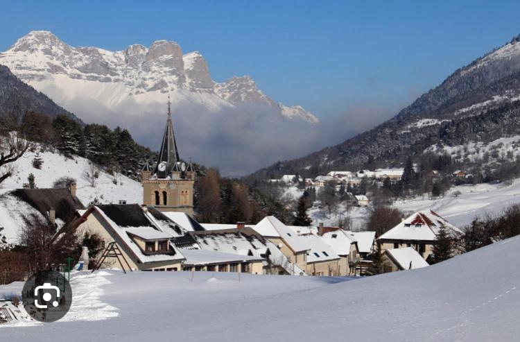 Petit Studio Mansarde 18 M2 Avec Navette Gratuit Aux Pistes De Ski Gresse-en-Vercors Exterior foto